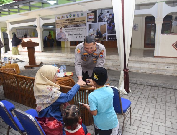 Hari Bhayangkara ke - 80 Polres Bondowoso Gelar Khitan Massal dan Cek Kesehatan Gratis